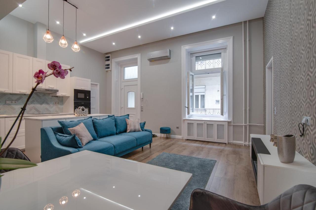 Helios Downtown Martha Lägenhet Budapest Exteriör bild