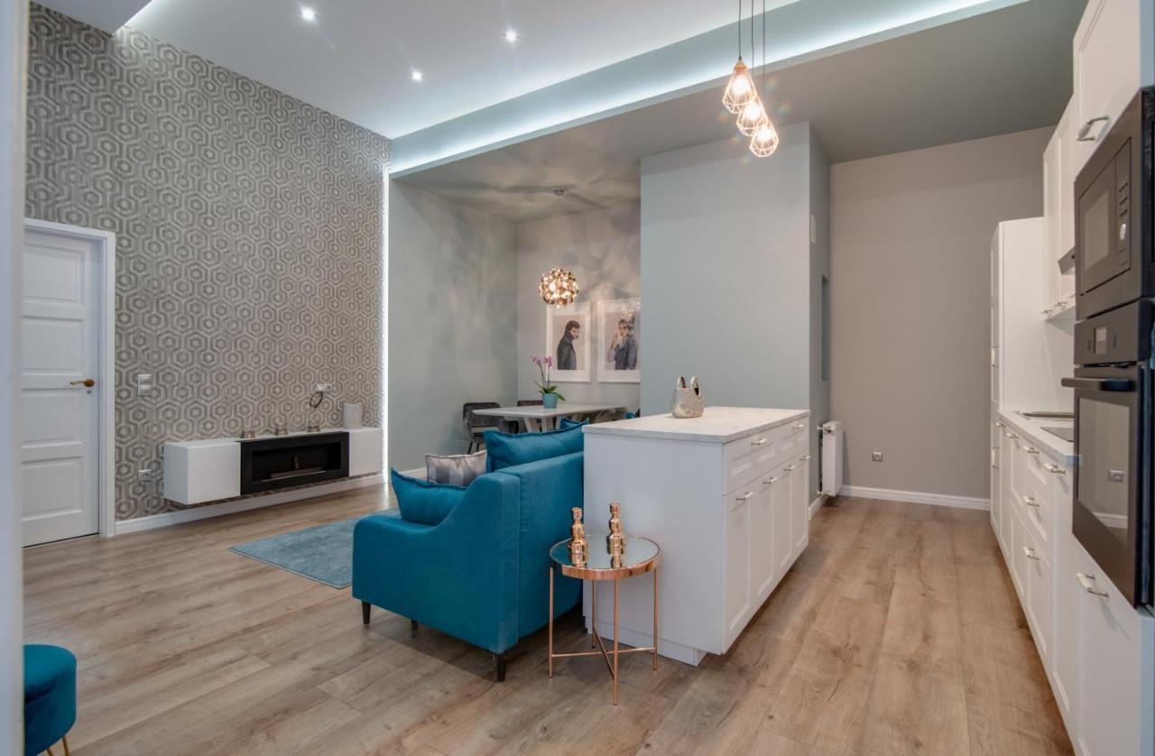 Helios Downtown Martha Lägenhet Budapest Exteriör bild