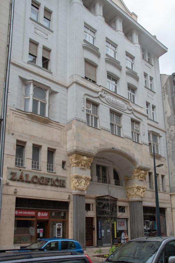 Helios Downtown Martha Lägenhet Budapest Exteriör bild